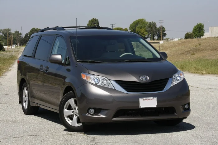 Tbilisi Airport Transfer — Sedan or Minivan, Meet and Greet