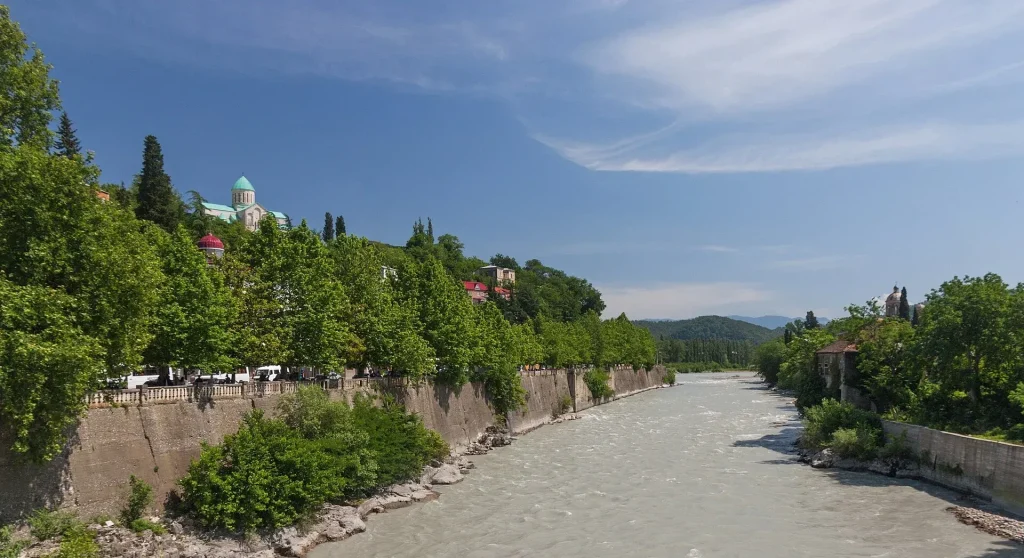 Kutaisi Half-Day — Bagrati, the Green Bazaar and the Rioni — G Tour itinerary