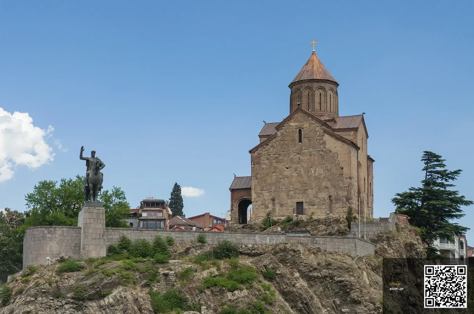 Georgia for travellers from North Macedonia: visa, flights, money, food, language and what to expect