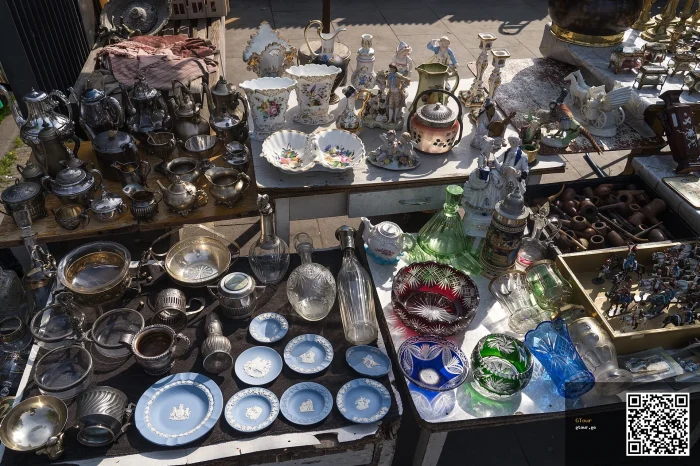 Dry Bridge and Dezerter Bazaar — the Markets Walk, 3 Hours