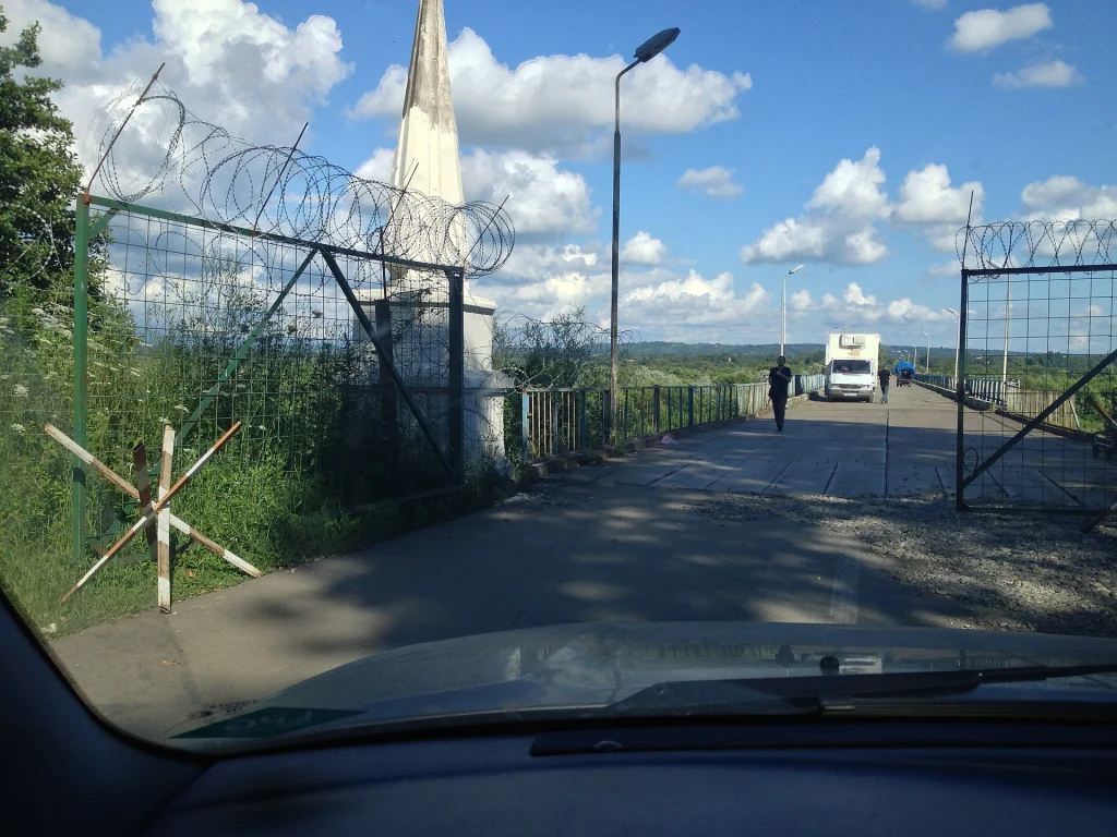 Barbed-wire gate and sentry post at the Abkhazian-Georgian administrative boundary line.