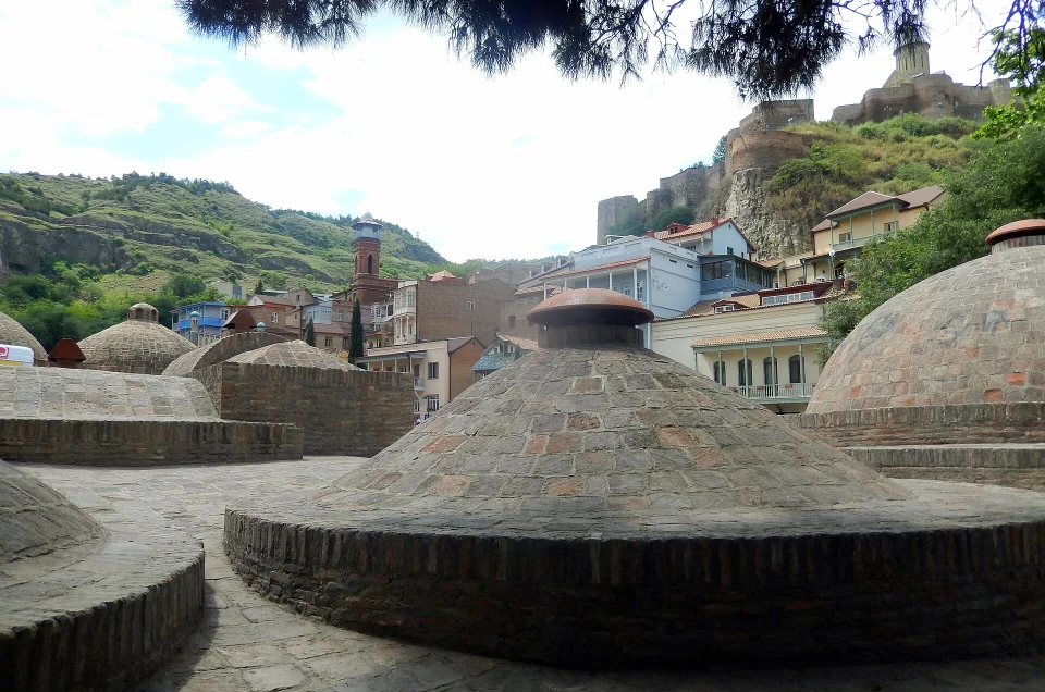 Tbilisi sulphur baths: Abanotubani history, how a visit