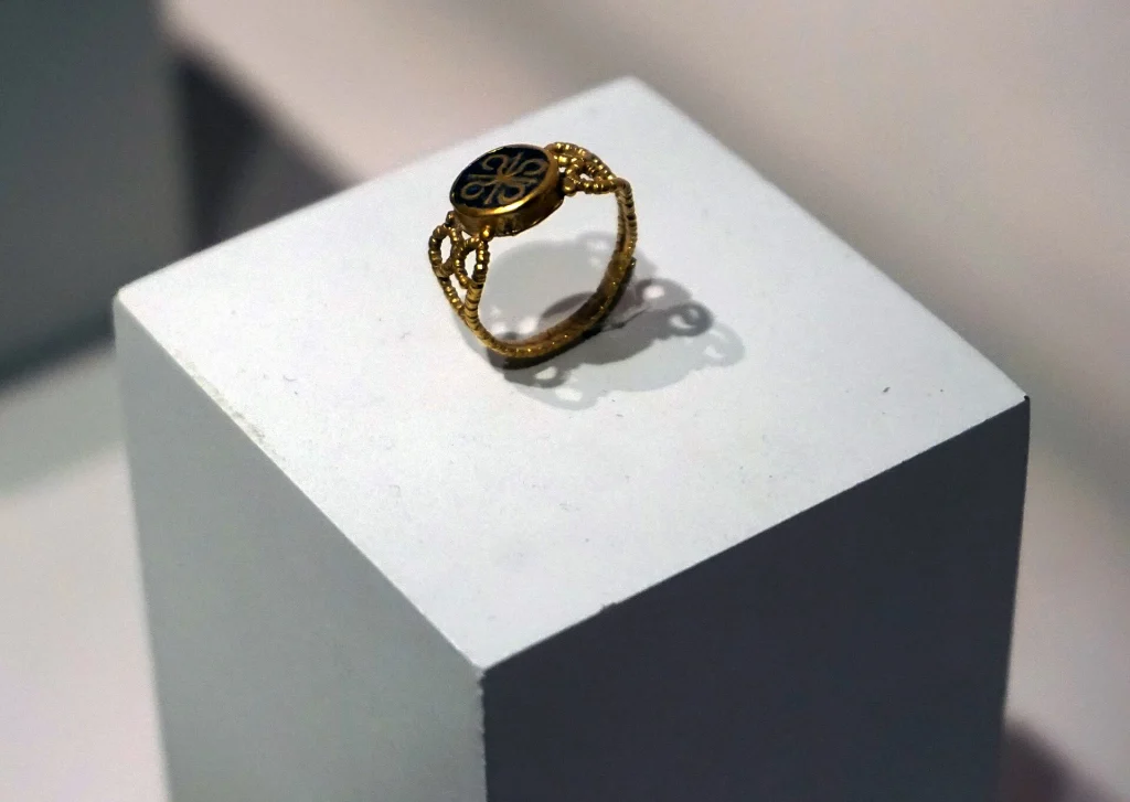 Ancient gold cloisonné enamel ring, example of Georgia's historic minankari enamel craft.