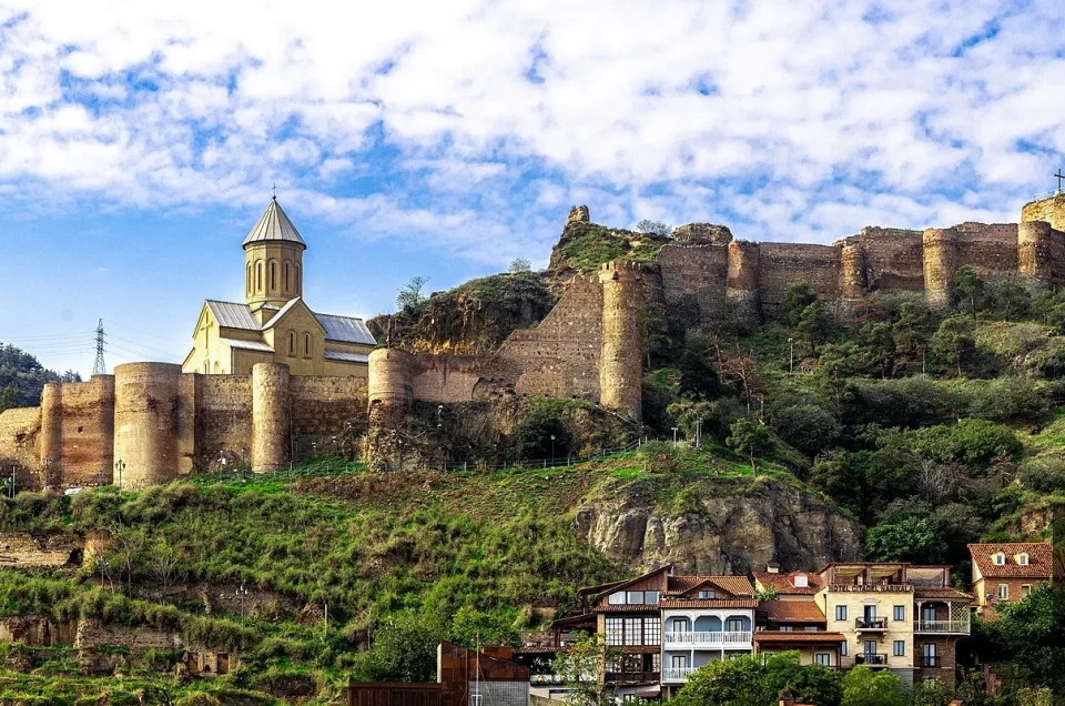 Georgia for travellers from Brazil: visa, flights, money, food, language and what to expect