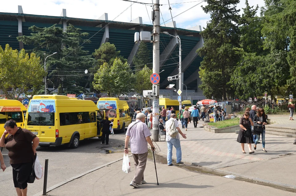 Marshrutkas in Georgia: how the minibuses work, Didube