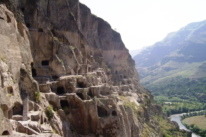 The South in 3 Days — Borjomi, Vardzia, Rabati and Abastumani