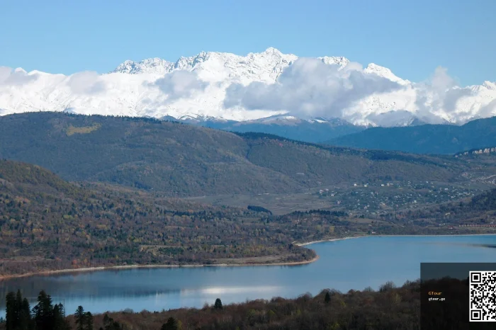 Racha in a Day — Shaori Lake, Nikortsminda and Khvanchkara