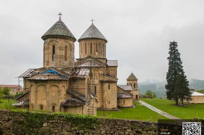 Gelati, Motsameta and Tskaltubo — Kings, Saints and Soviet Spas