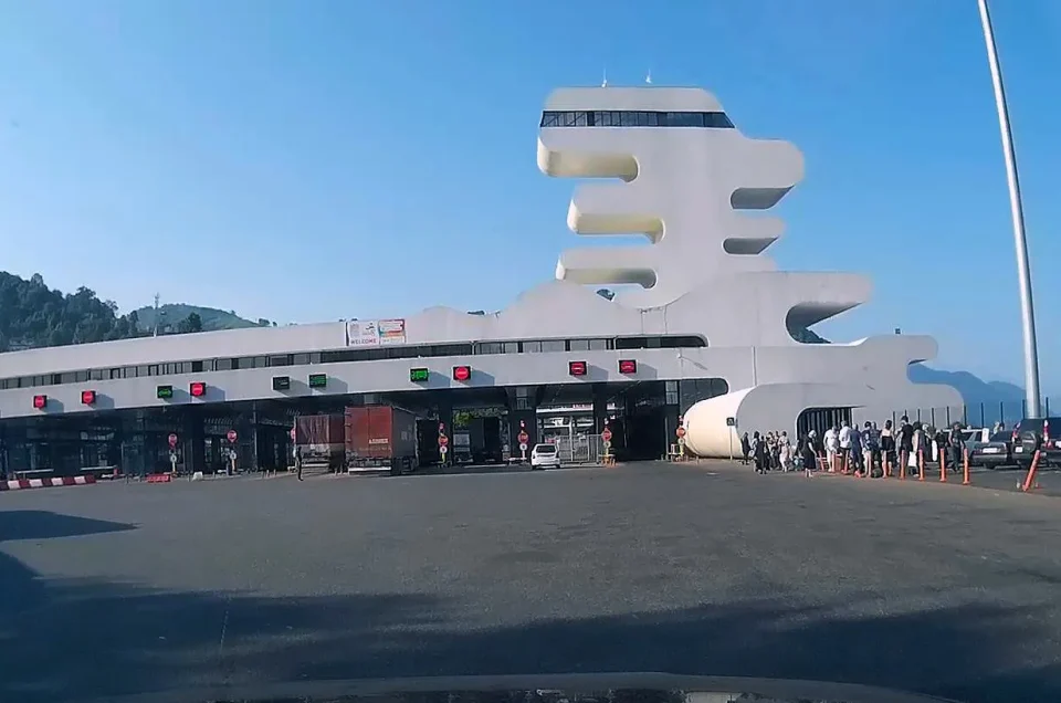 Batumi airport (BUS) guide