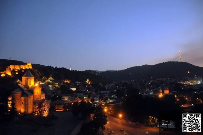 Tbilisi Photo Walk — Old Town to Mtatsminda at Dusk