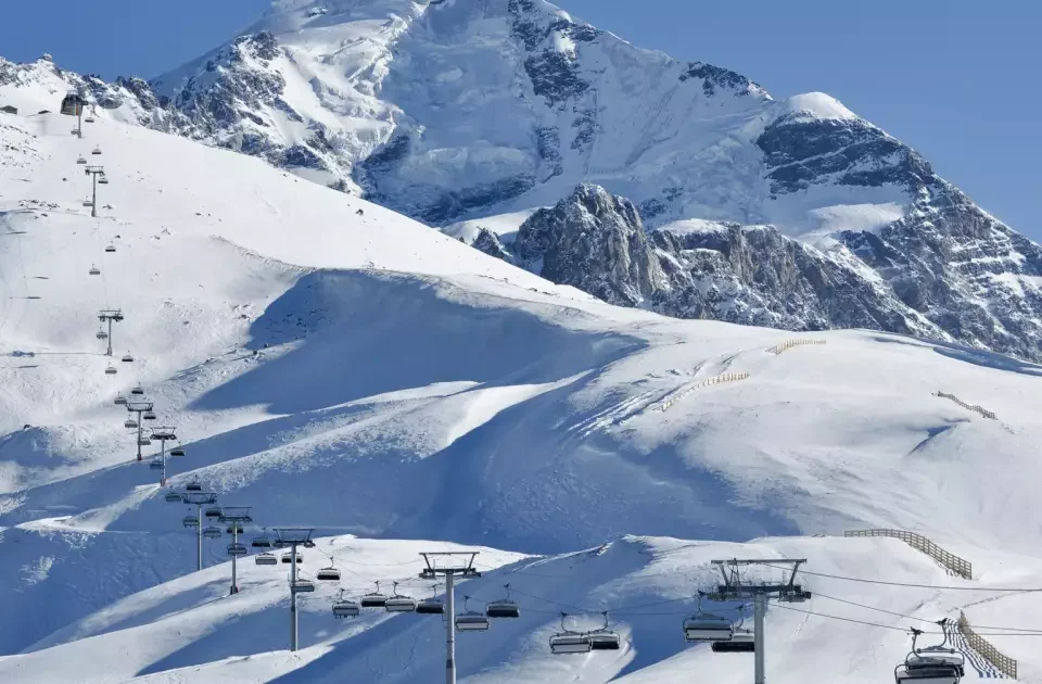 Georgia for travellers from Colombia: visa, flights, money, food, language and what to expect